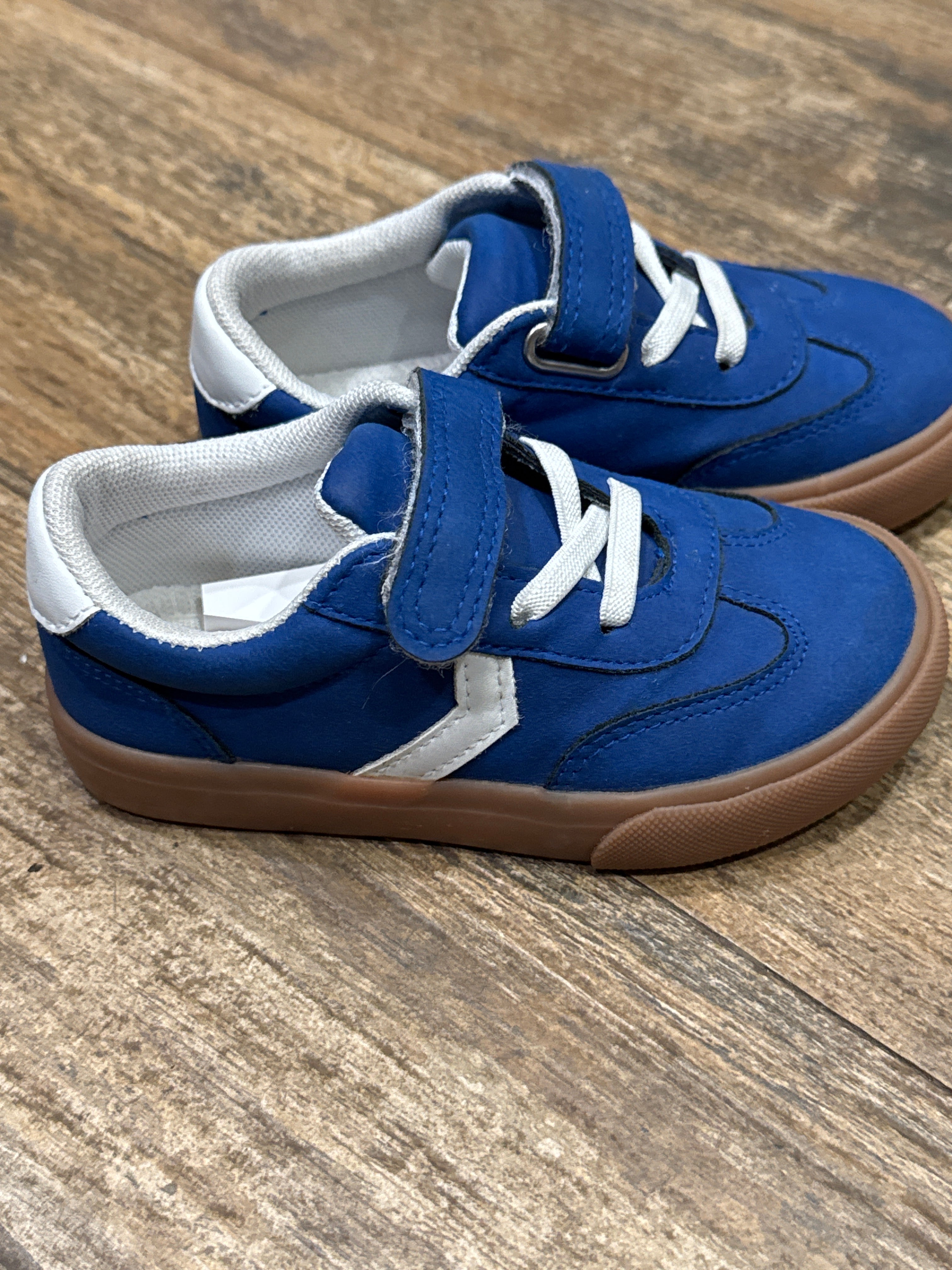Blue Tan and White Stadium Velcro Shoe c8