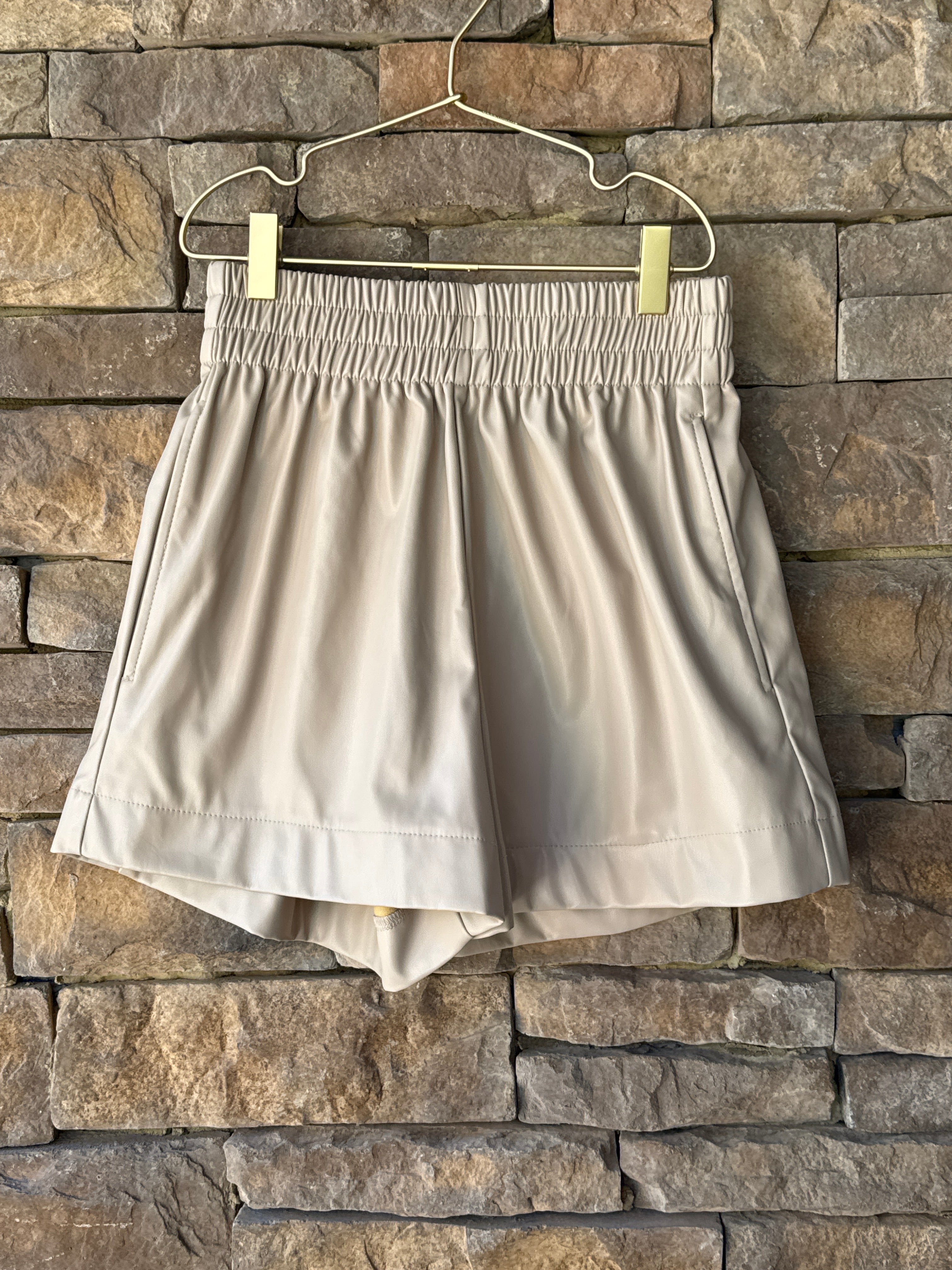 Entro Khaki Leather Short S