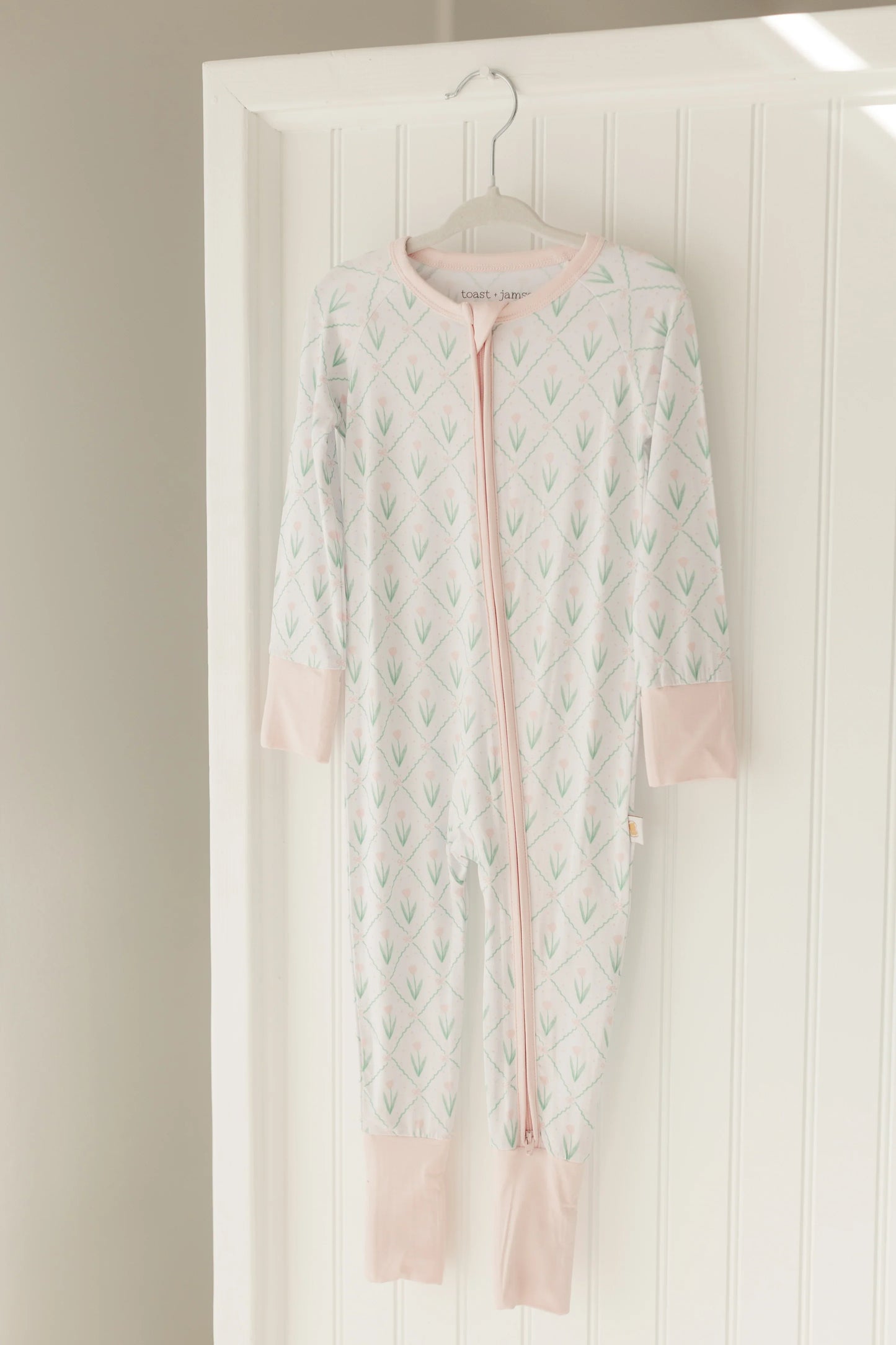 Tulip Trellis Zip Jam