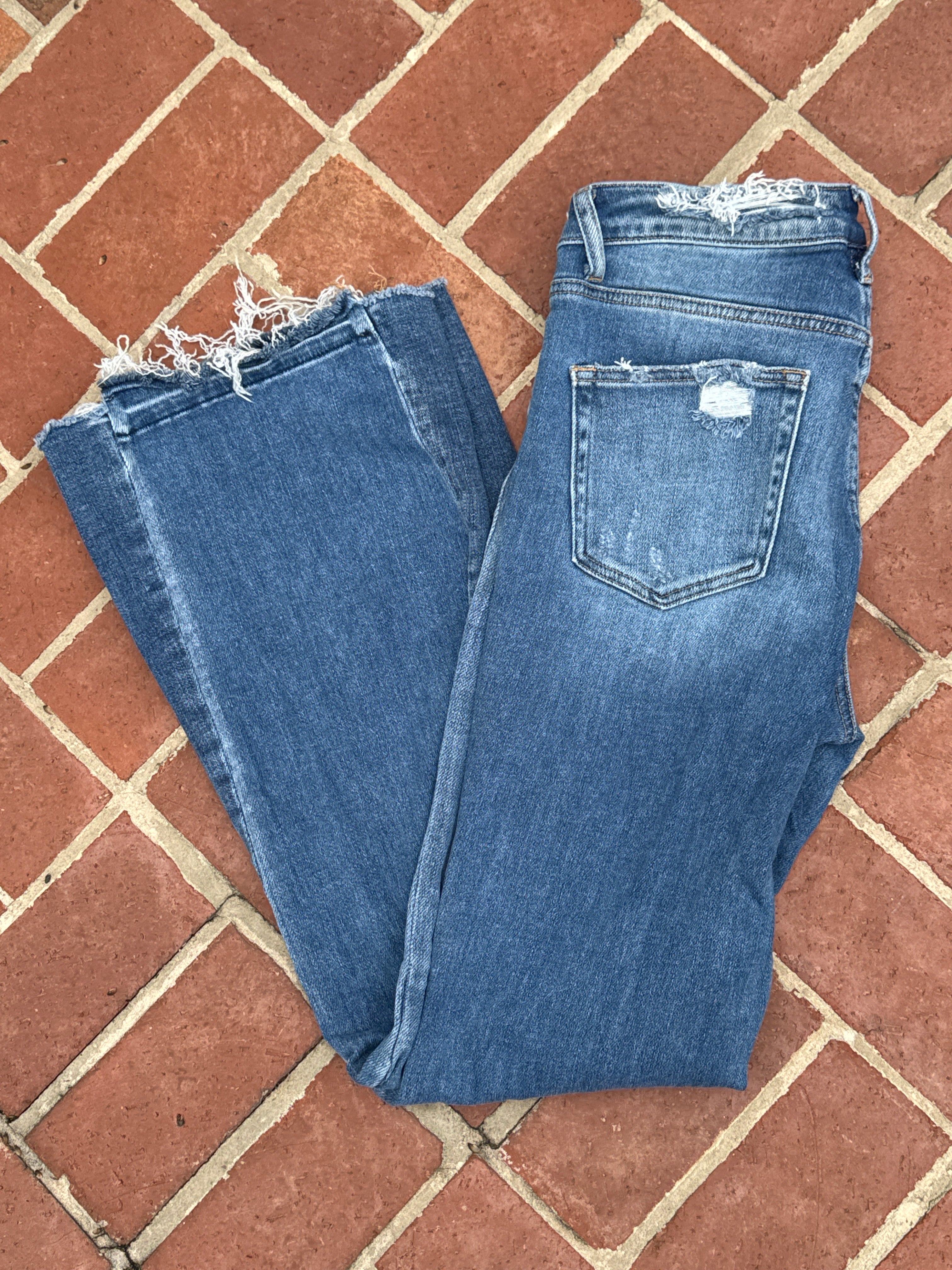 Vervet Fray Hem Flare Light Wash 29