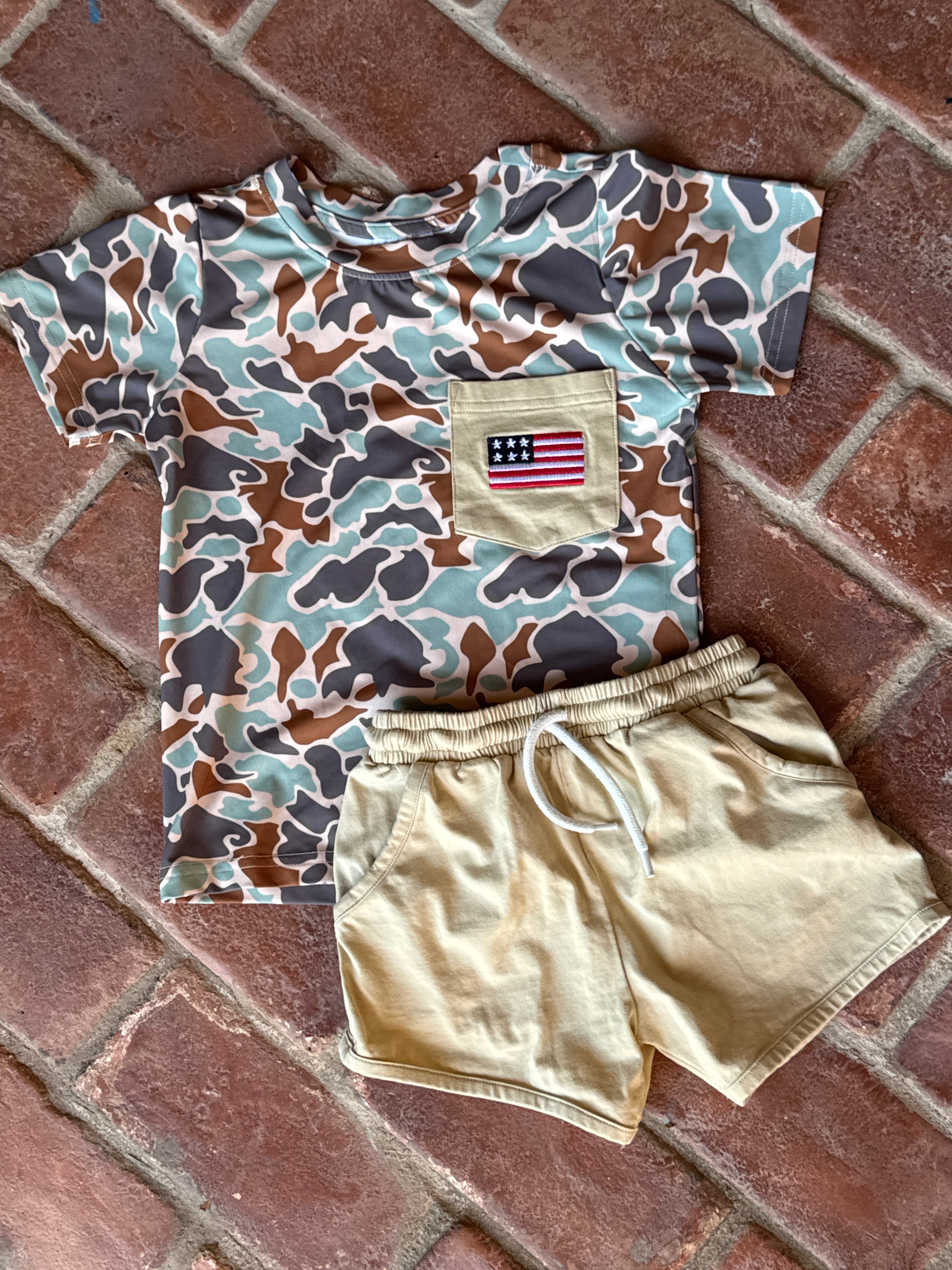 Busy Bee Smocks Camo Flag Set 4T