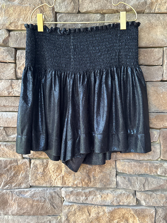 QOS Black Swing Short L