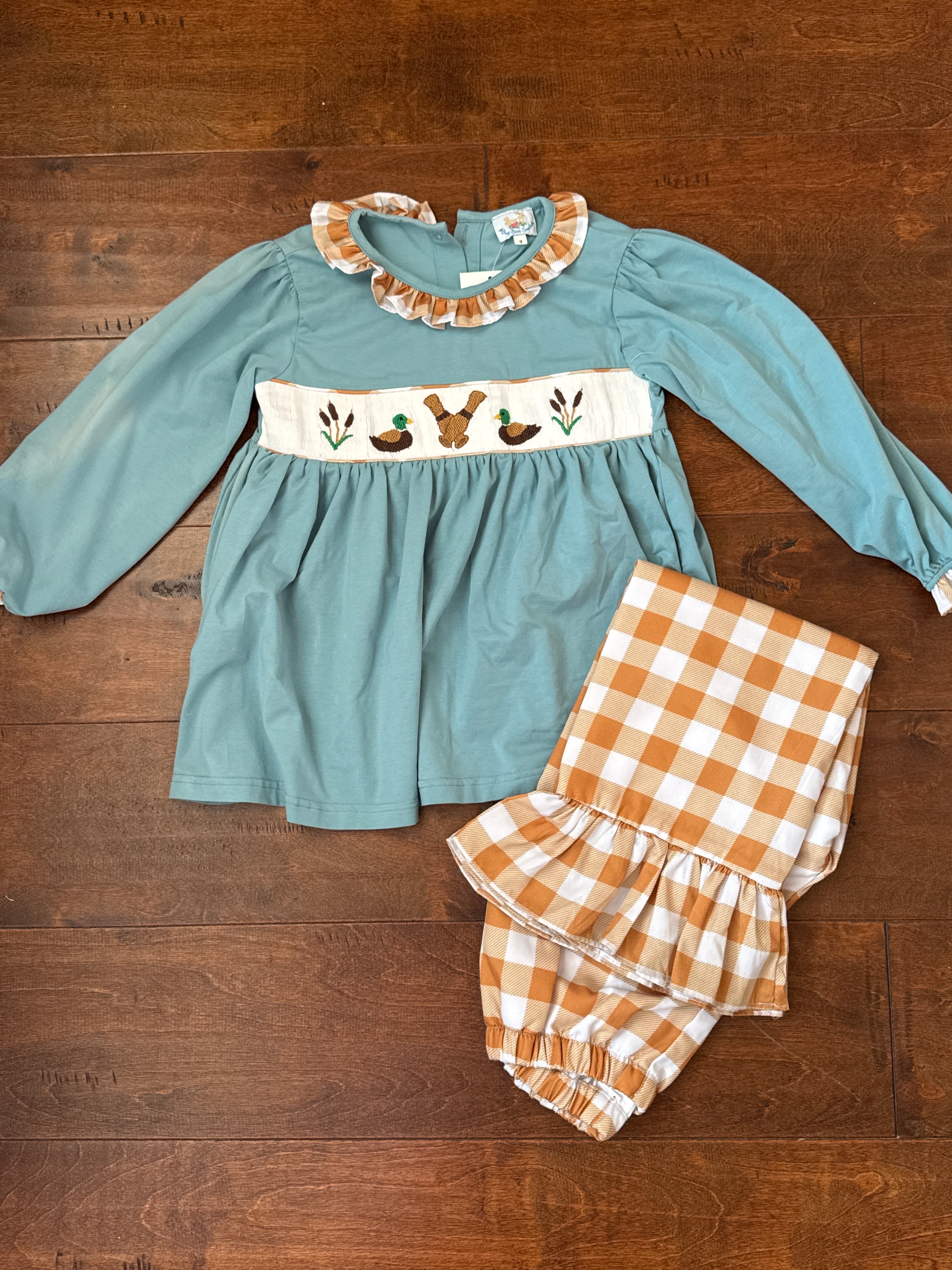 Busy Bee Smocks Duck Ruffle Outfit 7