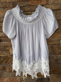 Gianni Bini Embroidered Lace Top M