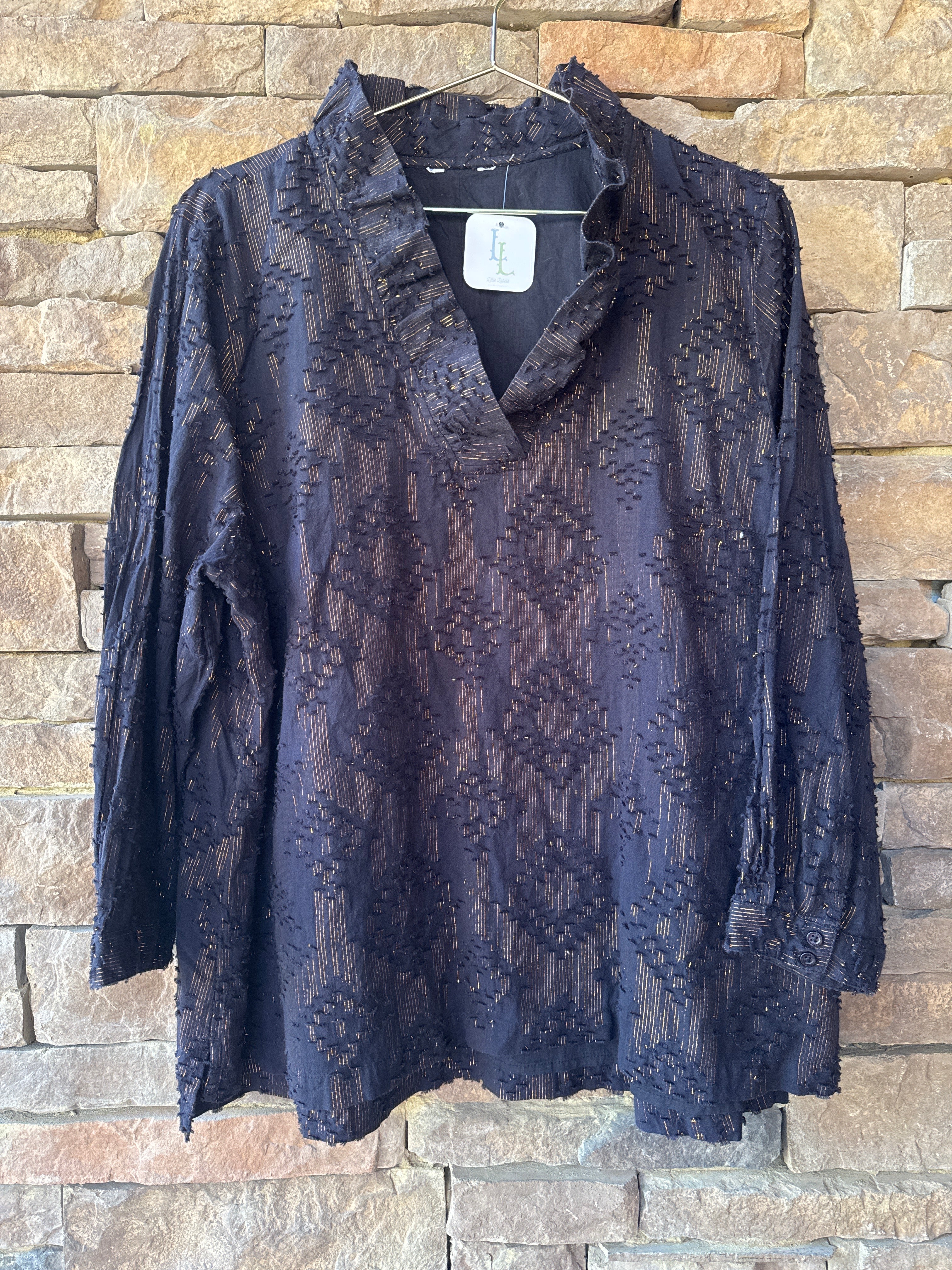 Black and Gold Tiki Collared LS Top XL