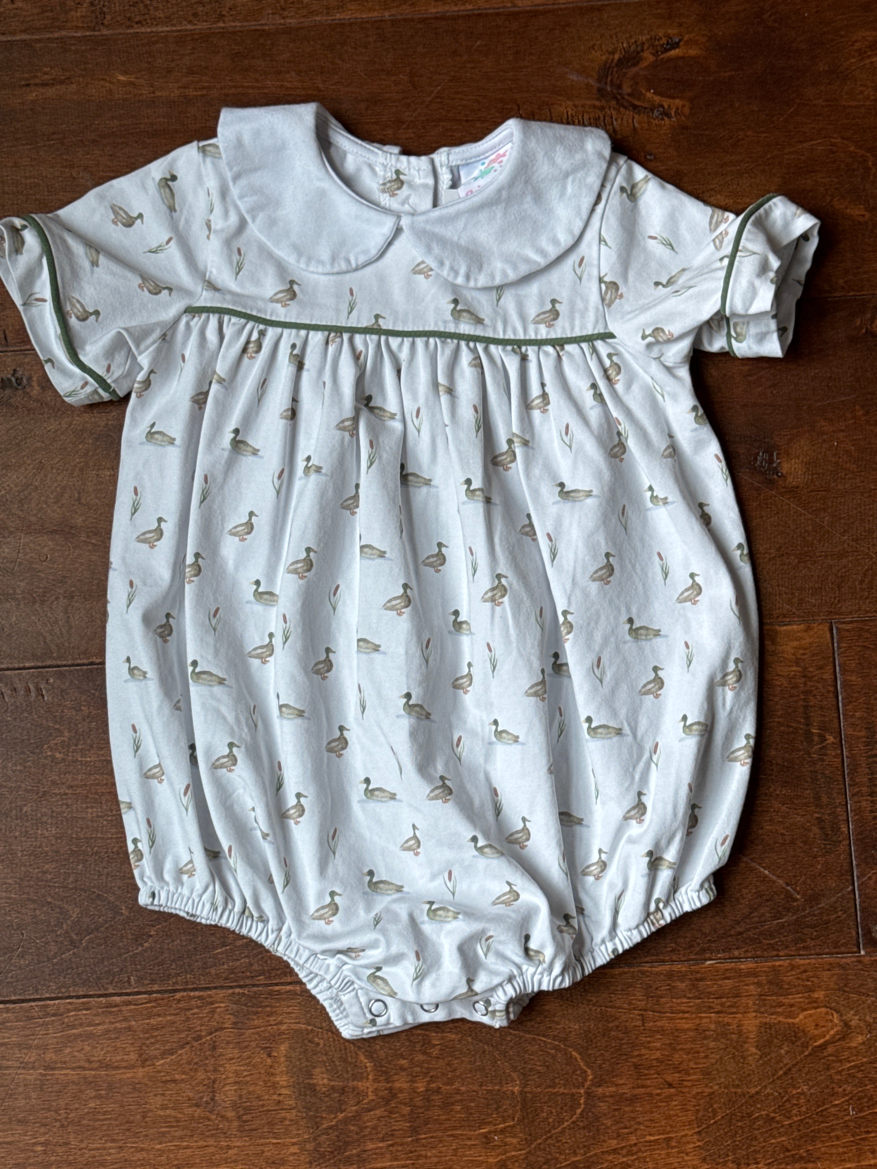 Stitchy Fish Collared Duck Bubble 24M