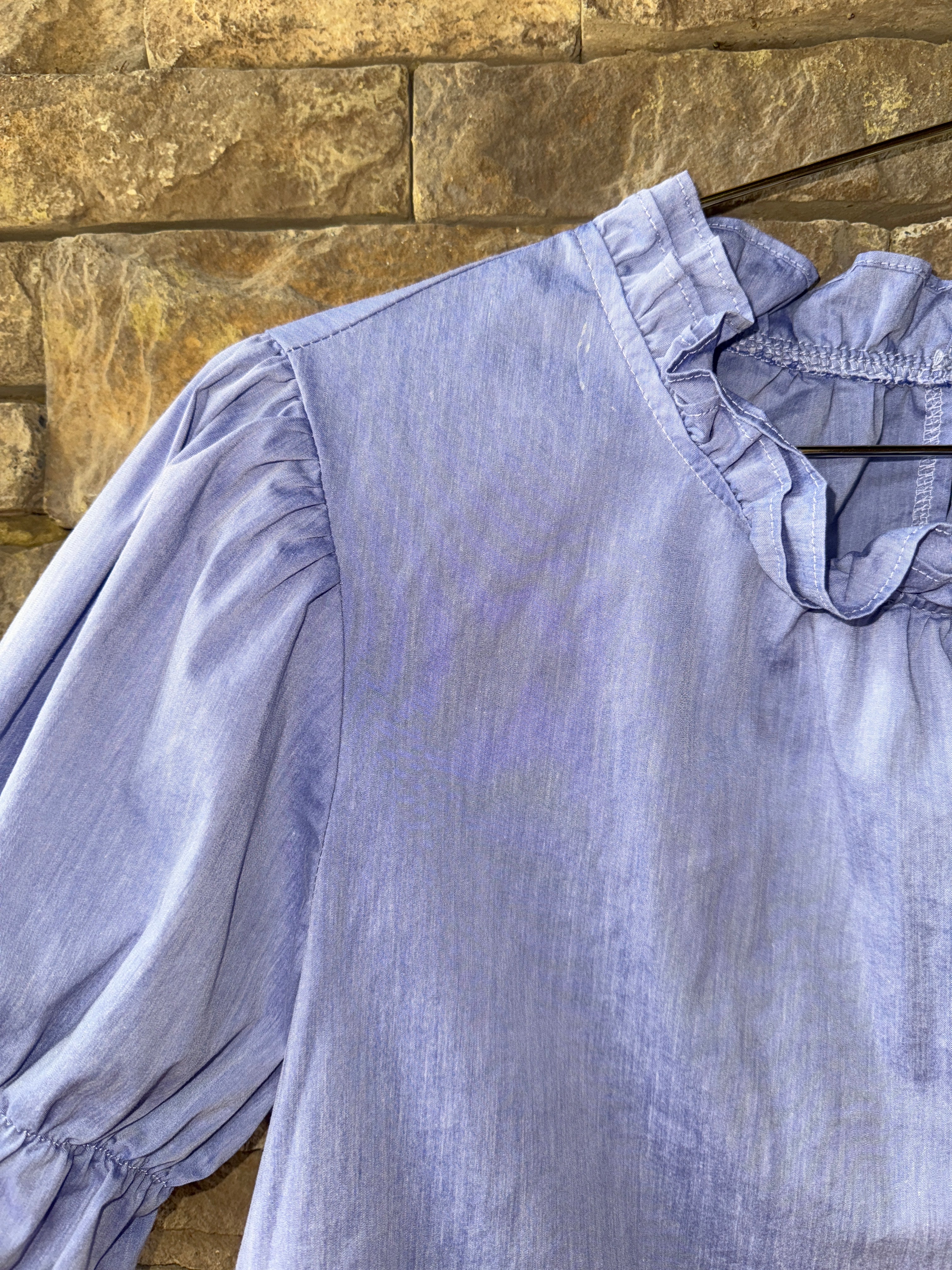 VOY Chambray Flutter Sleeve Top M