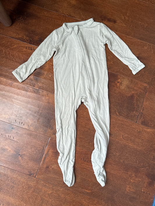 Kyte Baby Footie in Oatmeal 12-18m