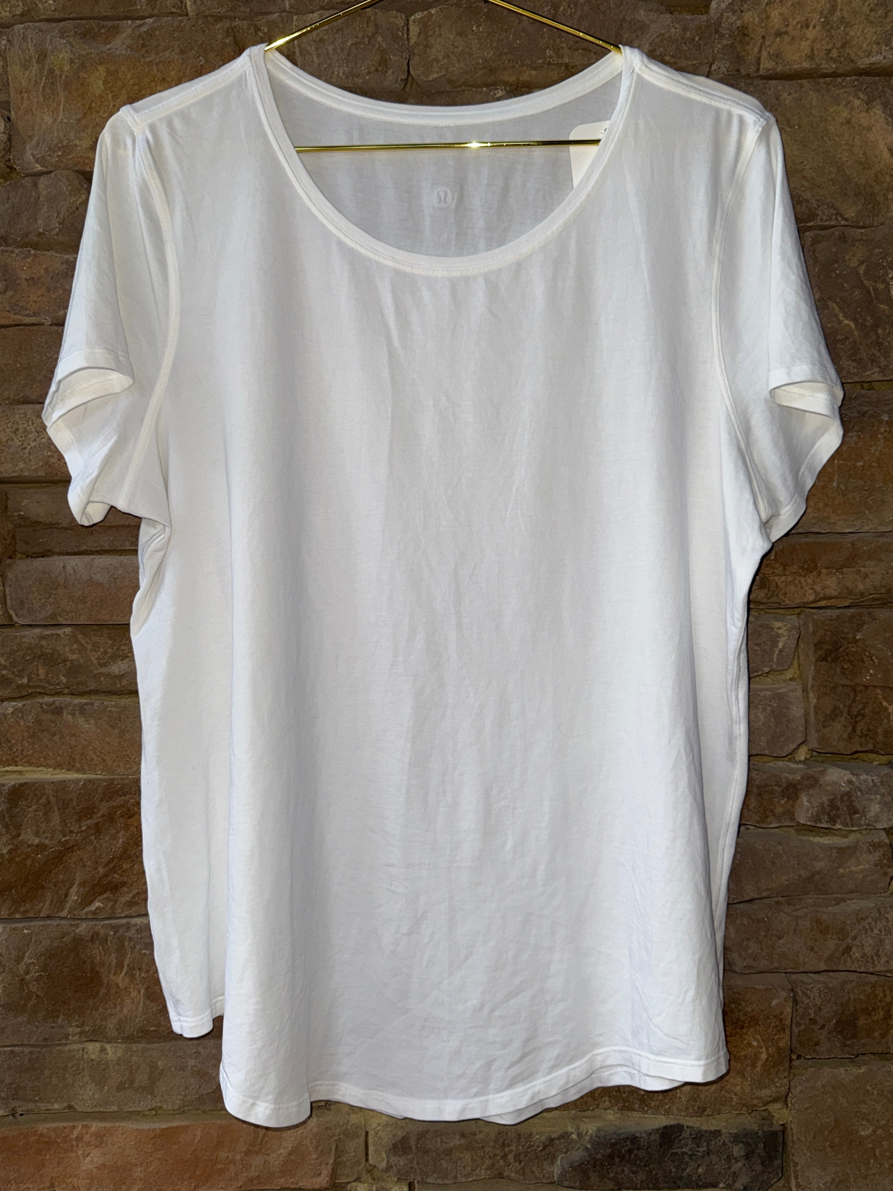 Lululemon White Ss Active Top 8