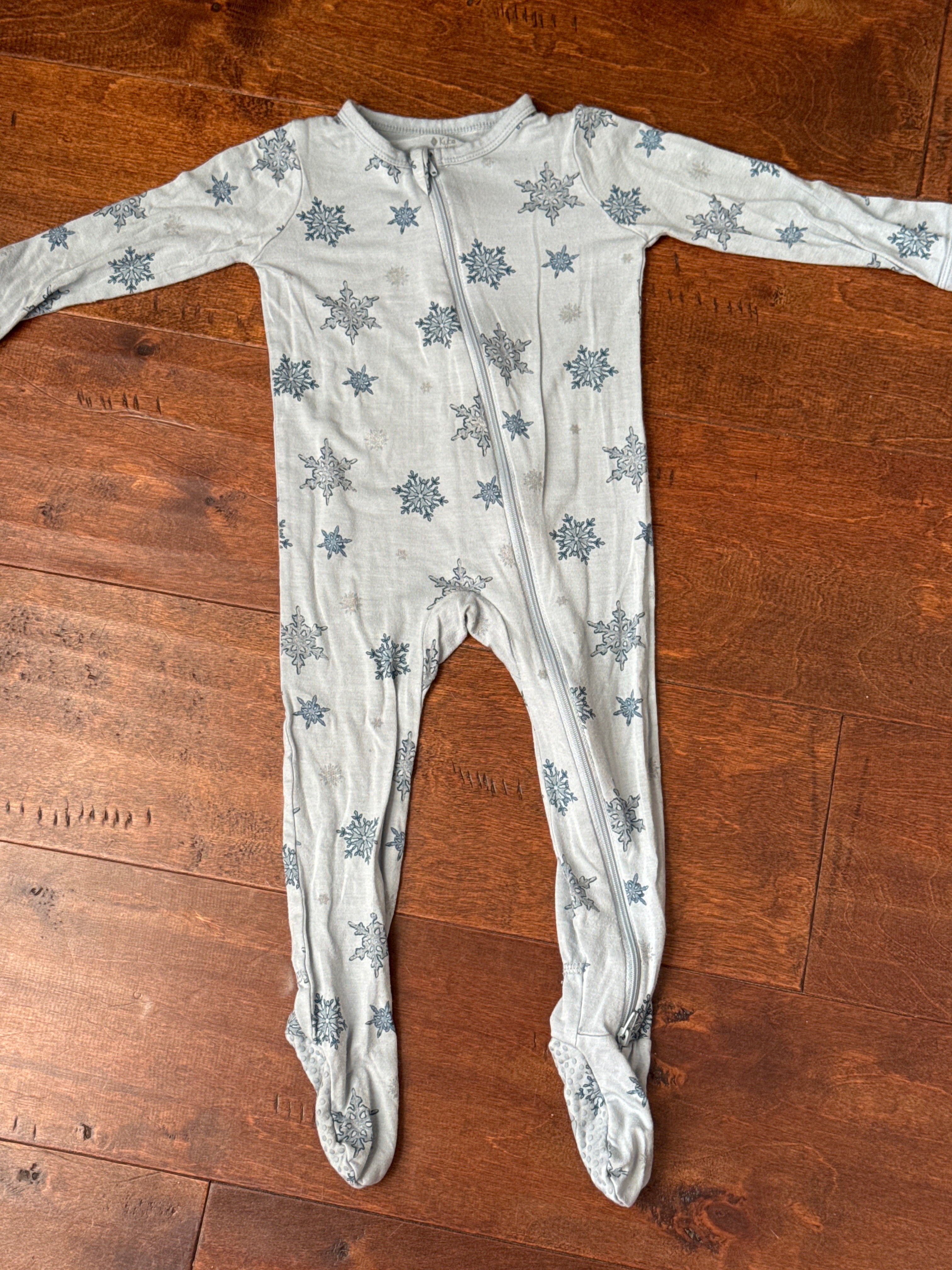 Kyte Baby Snowflake PJ 12-18M