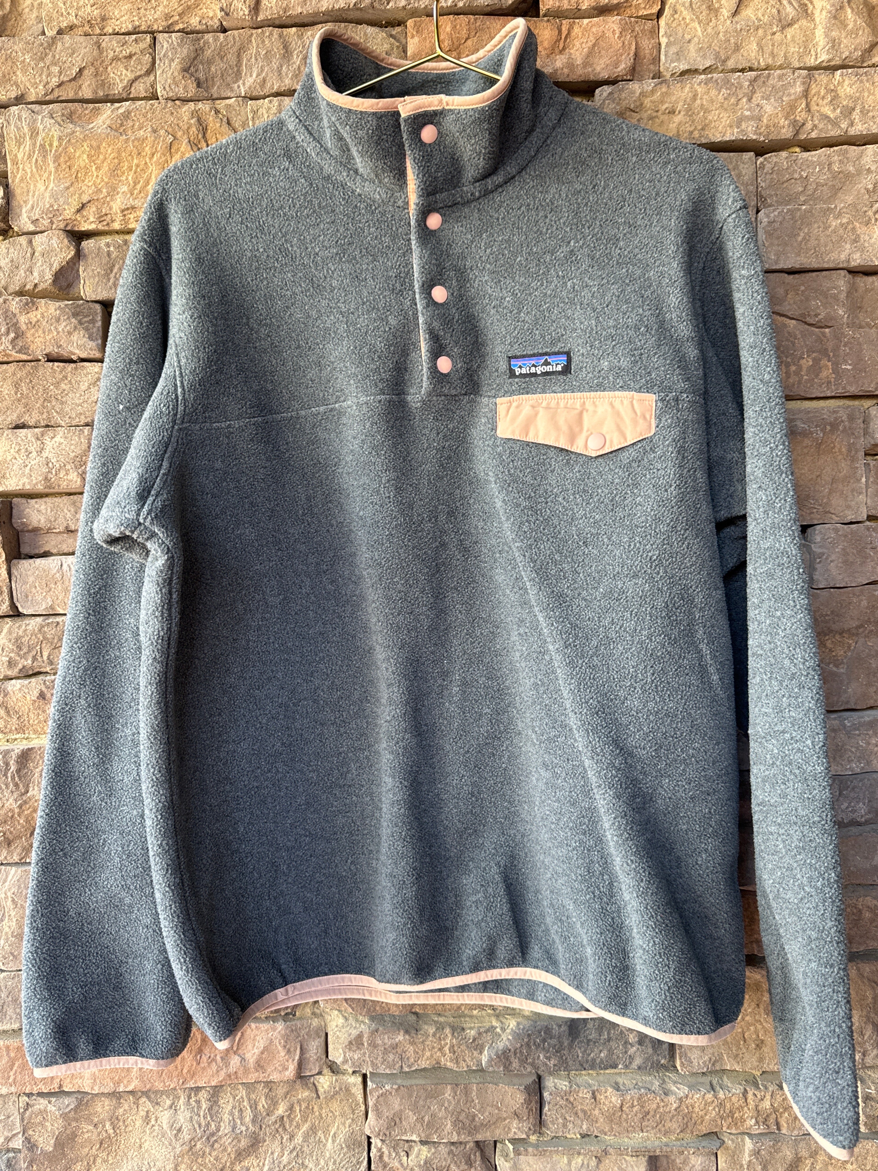 Patagonia GreyPink Fleece L