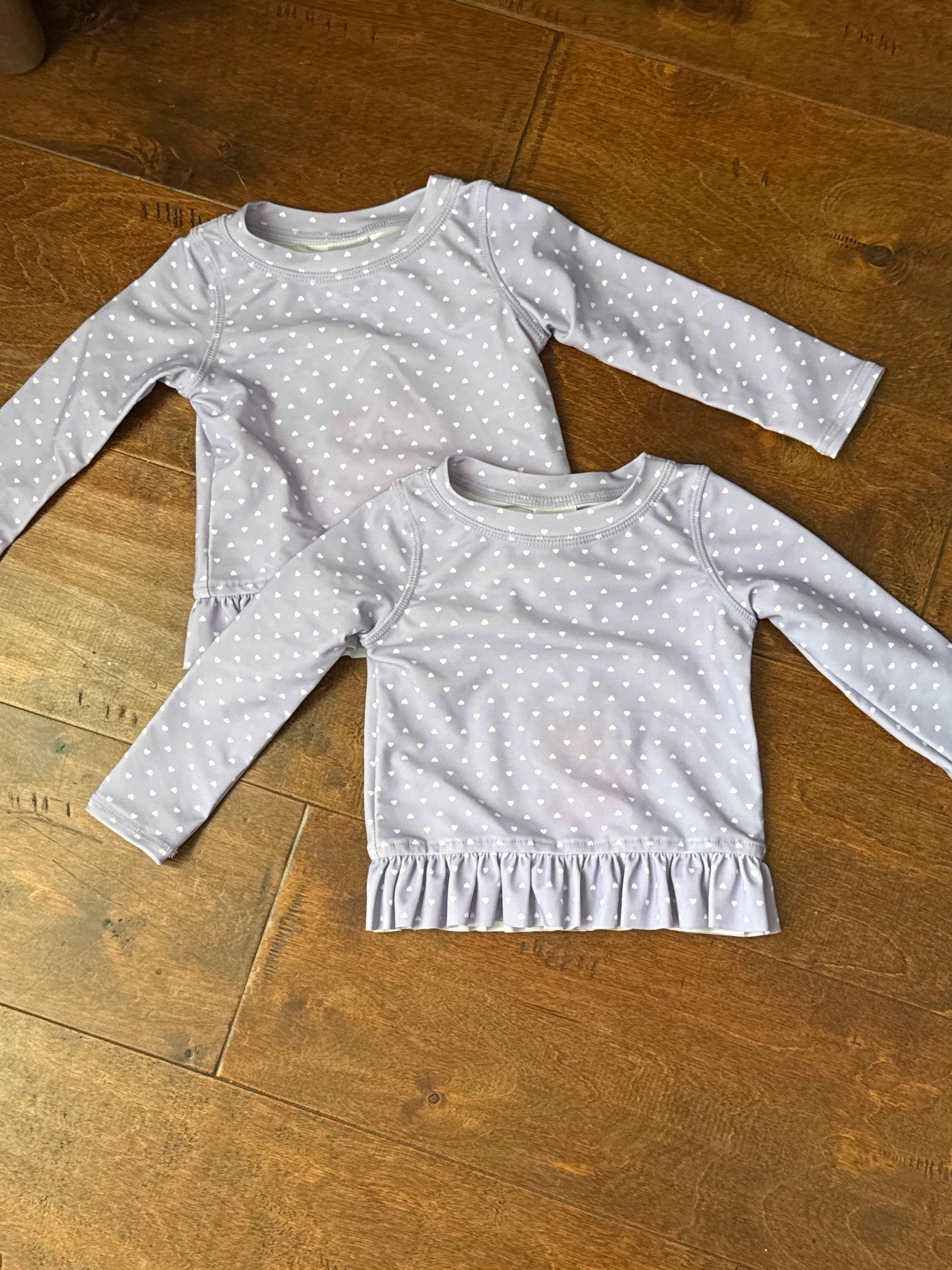 RuffleButts Lavendar Dot Rash Guard 12-18m