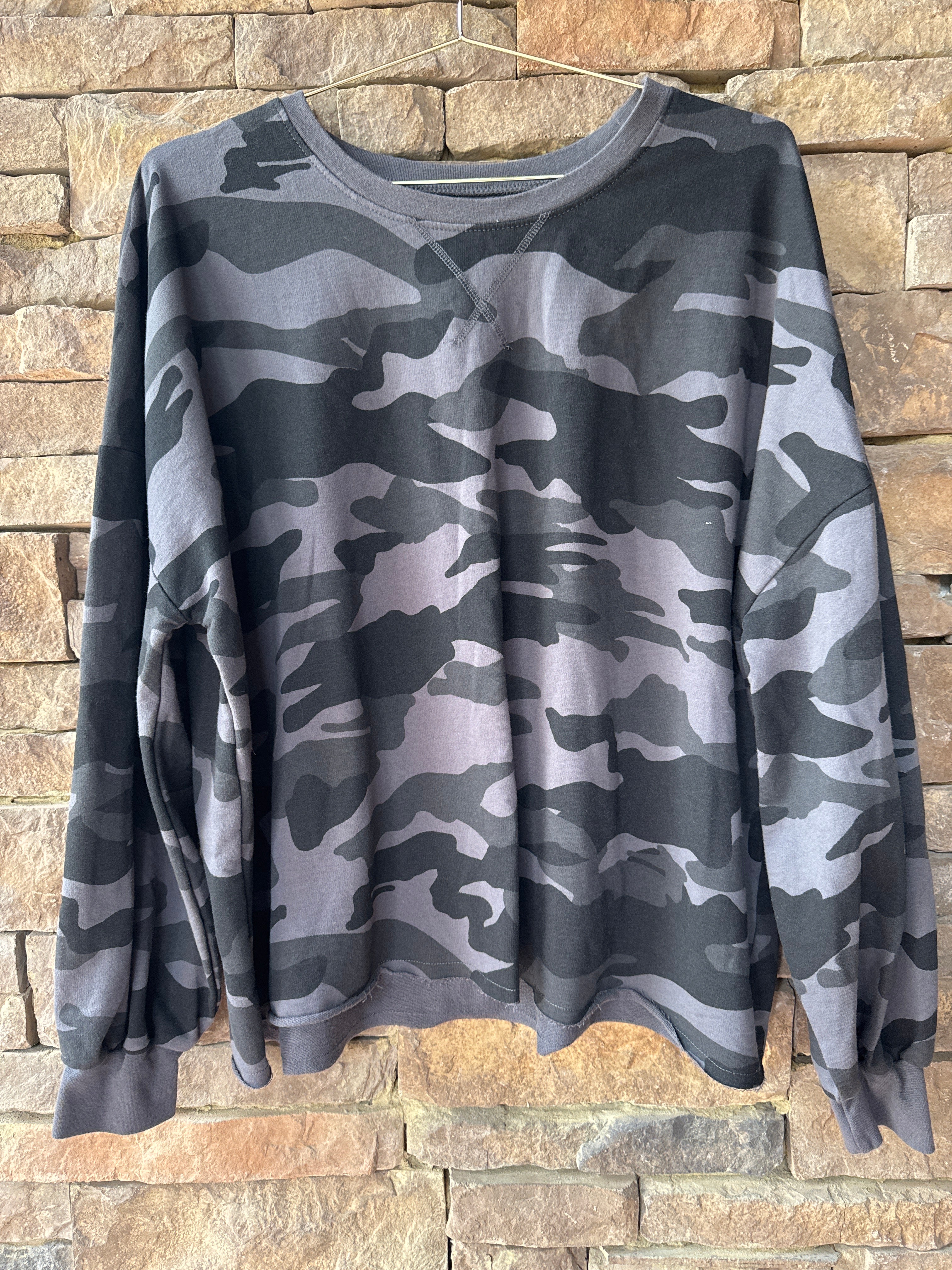 MudPie Camo Pullover XL