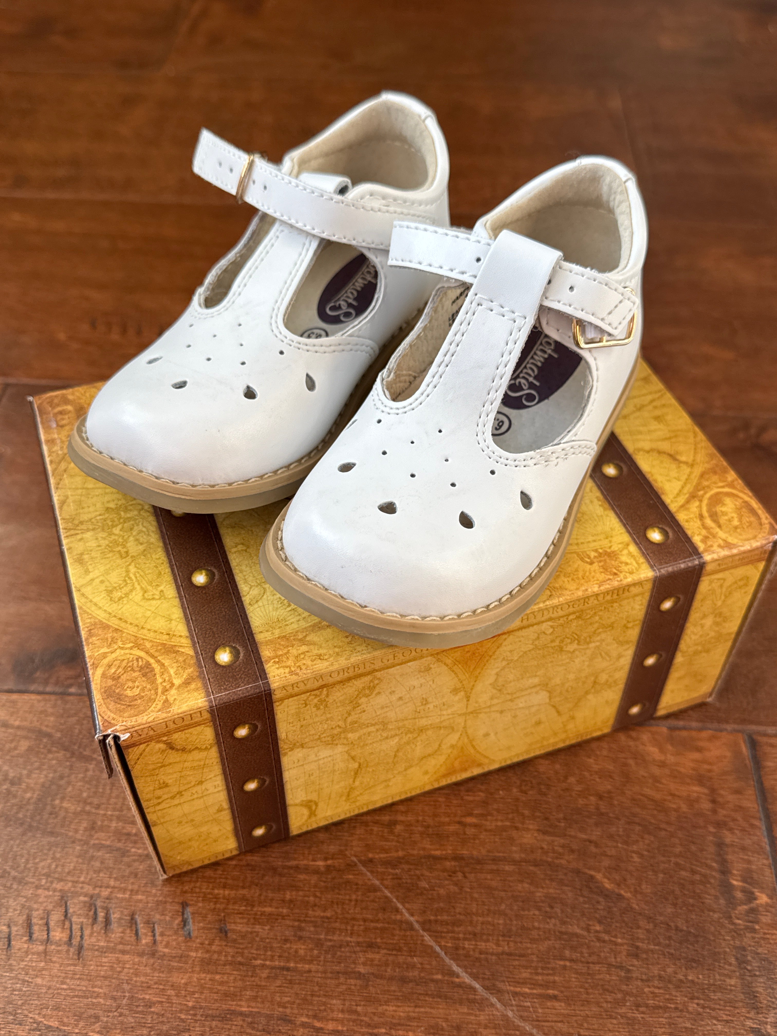 Footmates Harper White 6.5