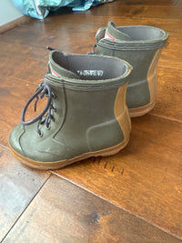 Hunter Boots Green C9/10