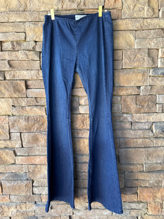 FP Pull on Dark Flare Jean 28R