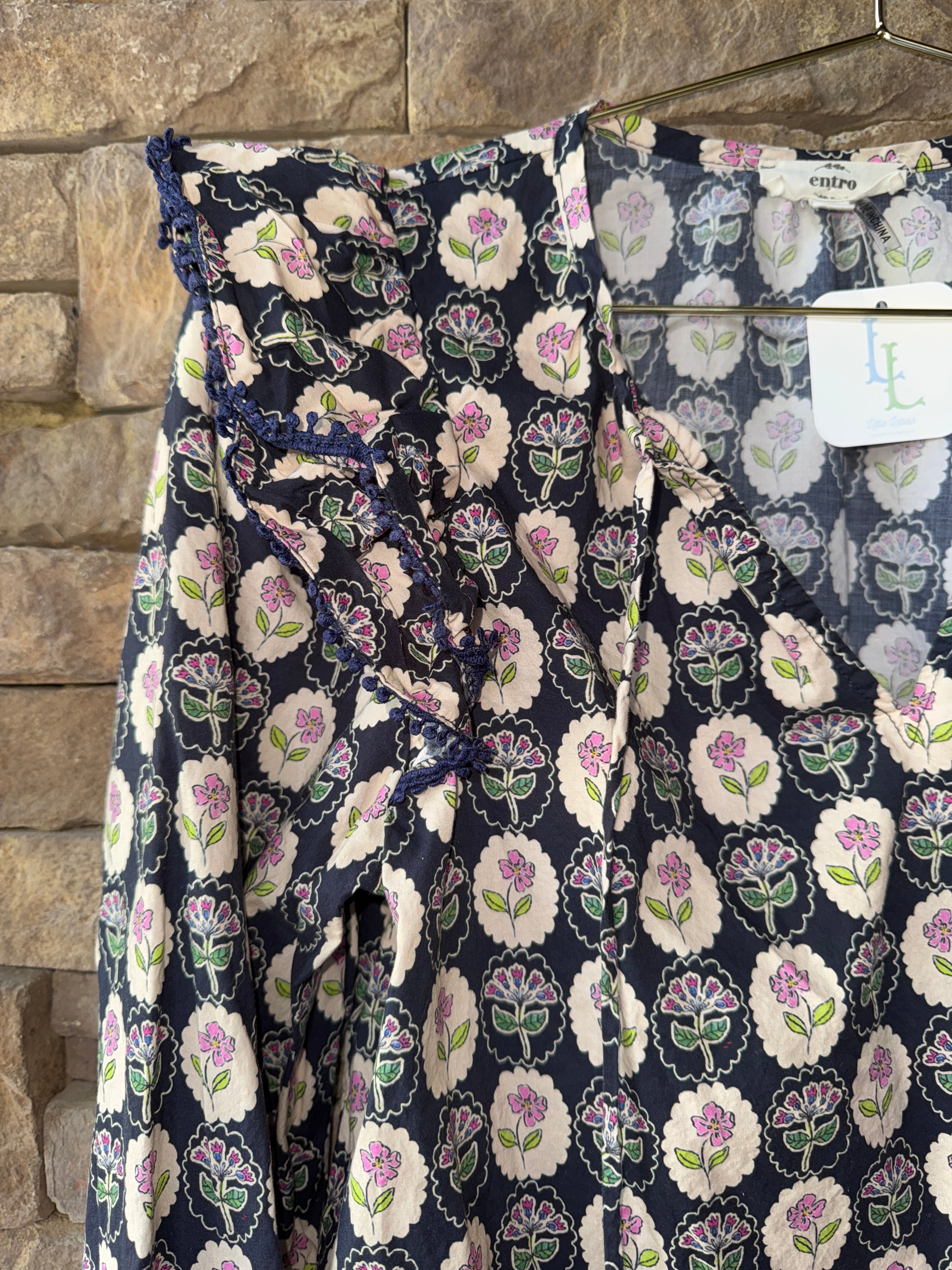 Entro Floral LS Navy Swing Top M