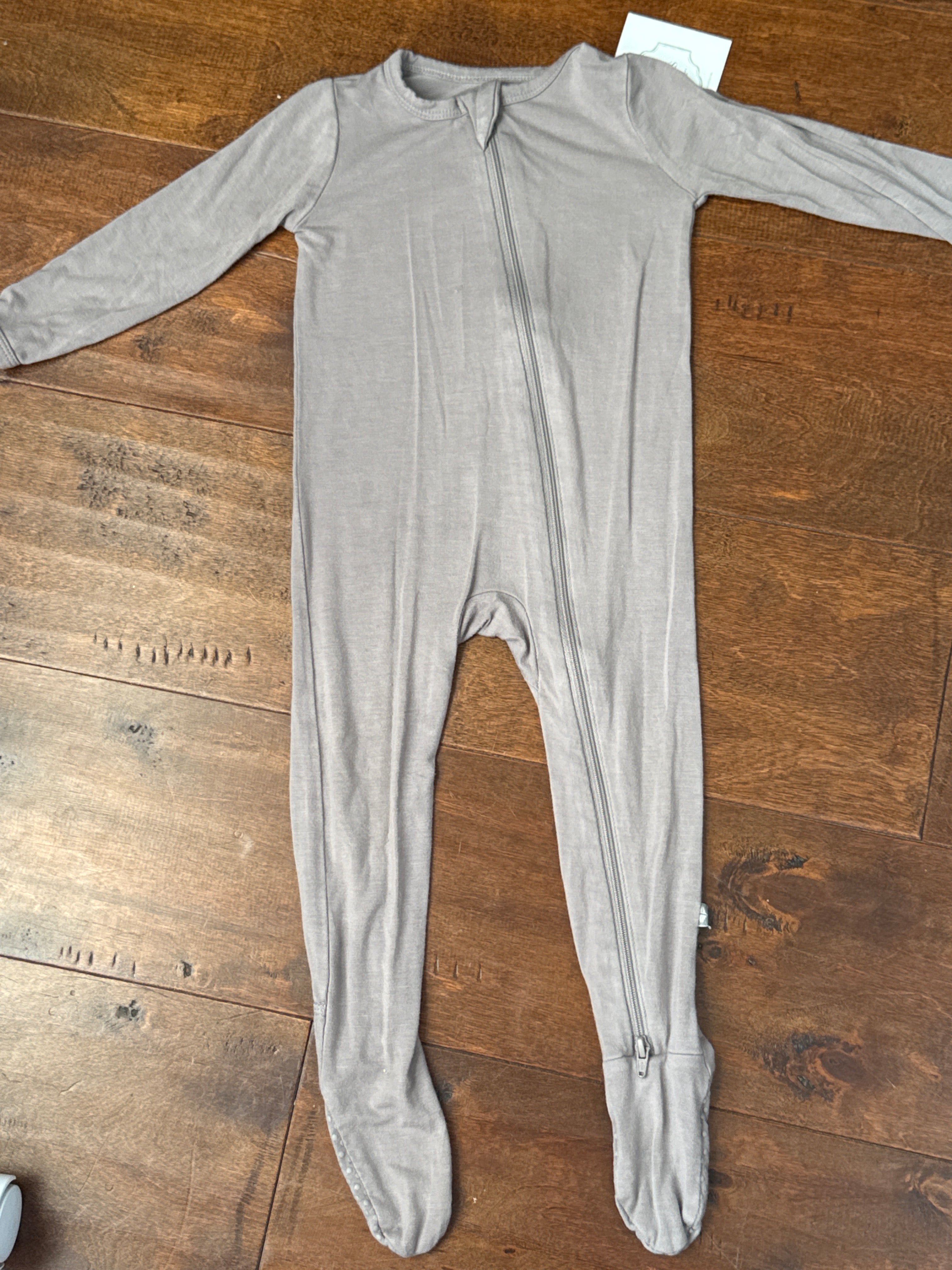 Kyte Baby Taupe PJs 12-18M