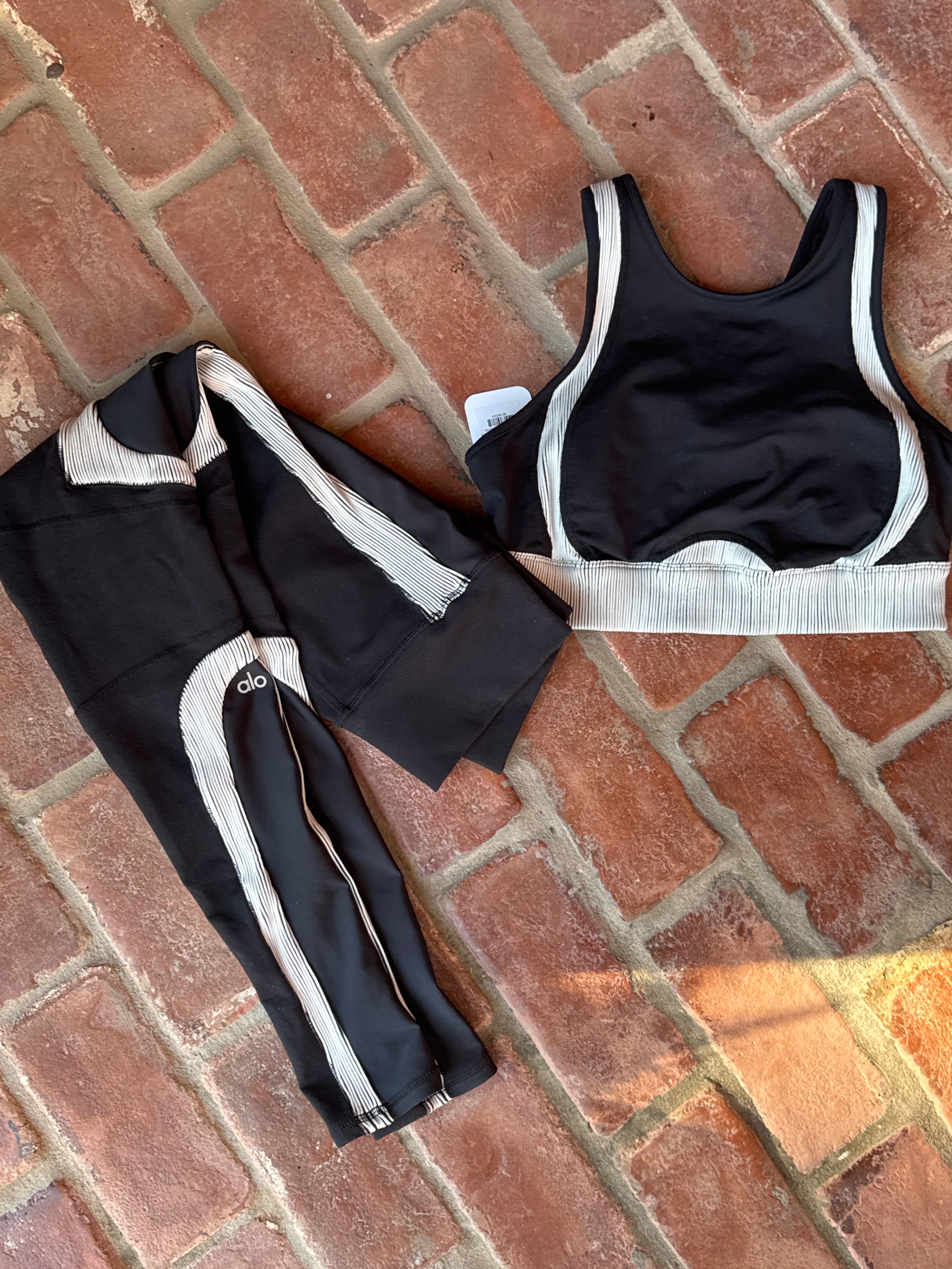 ALO Sports Bra & Legging Set M