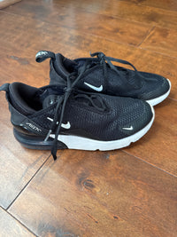 Nike Black and White Tennis Shoes Youth 2.5