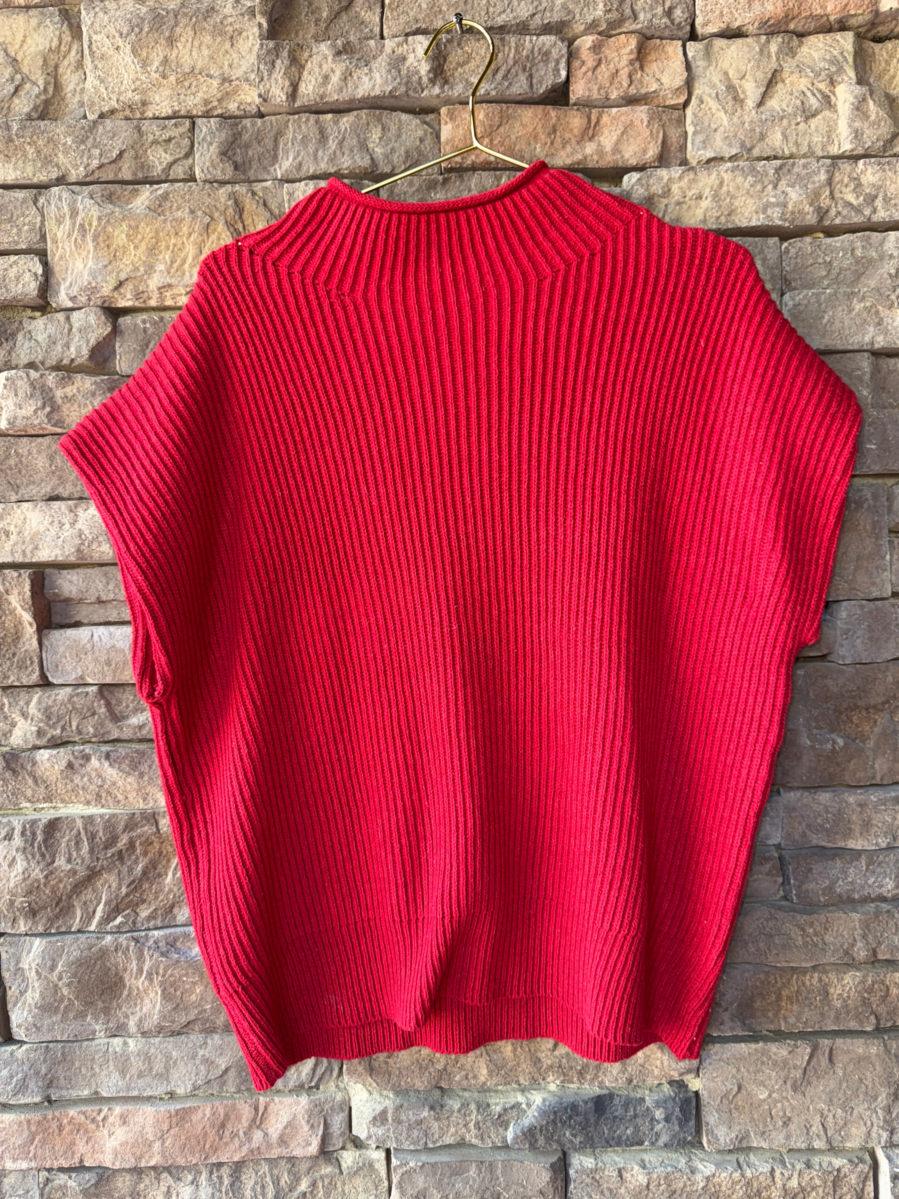 Red Cap Sleeve Sweater Sleeveless L