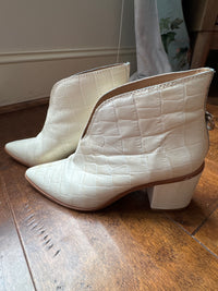 KAANAS Morellino Snake Booties White 7M